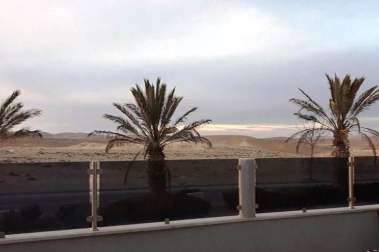 צימרים שירת הכוכבים Mitzpe Ramon Ngoại thất bức ảnh